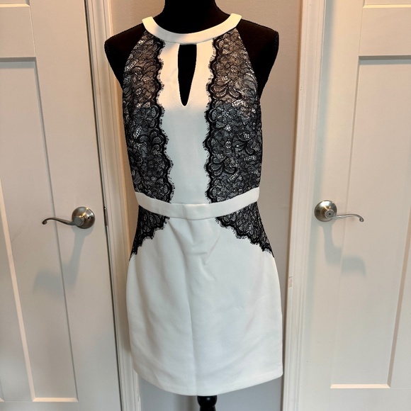 Guess Dress, white with black lace overlay, L, EUC, back zip closure, Halter - Picture 1 of 13
